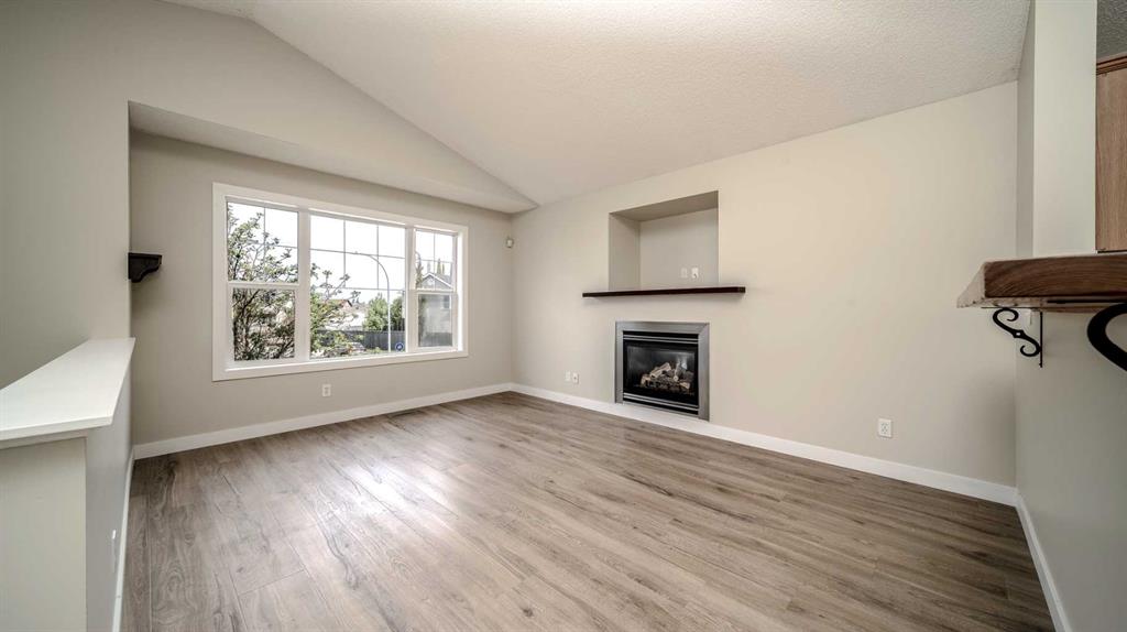 367 Copperfield Heights SE photo 4