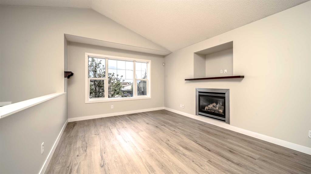 367 Copperfield Heights SE photo 5