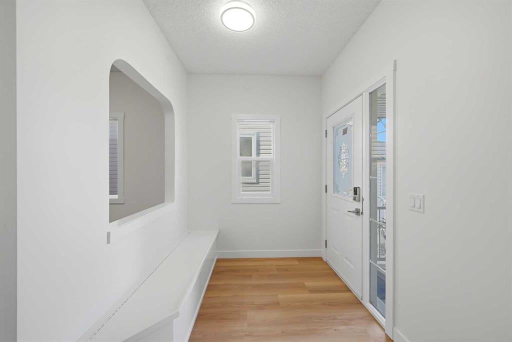 88 Saddletree Close NE photo 4