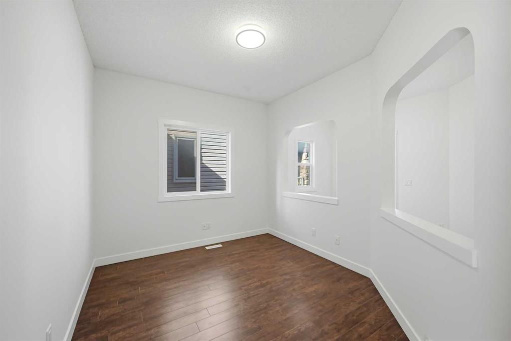 88 Saddletree Close NE photo 5
