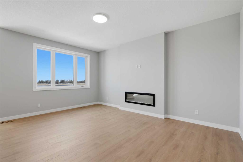 139 Belvedere Crescent SE photo 4