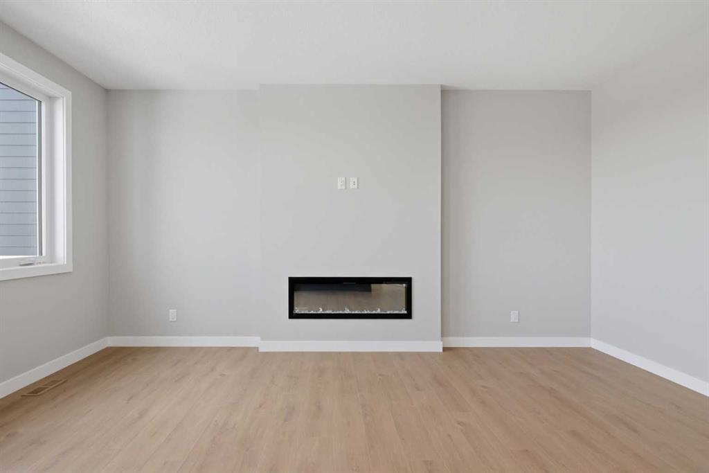 139 Belvedere Crescent SE photo 5