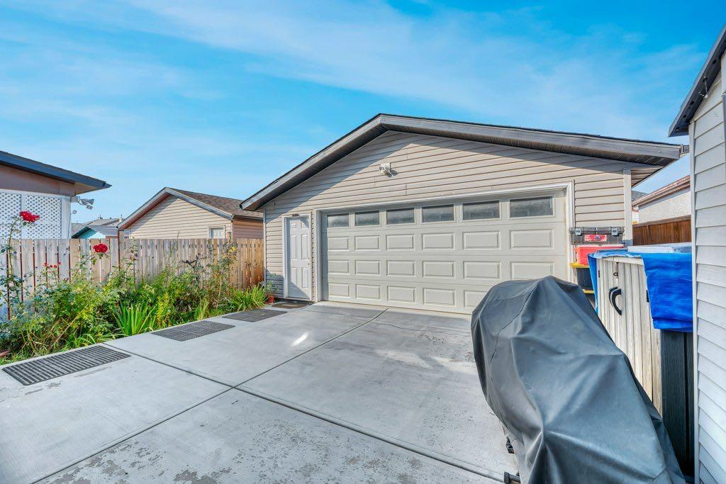 319 Saddlebrook Circle NE photo 4
