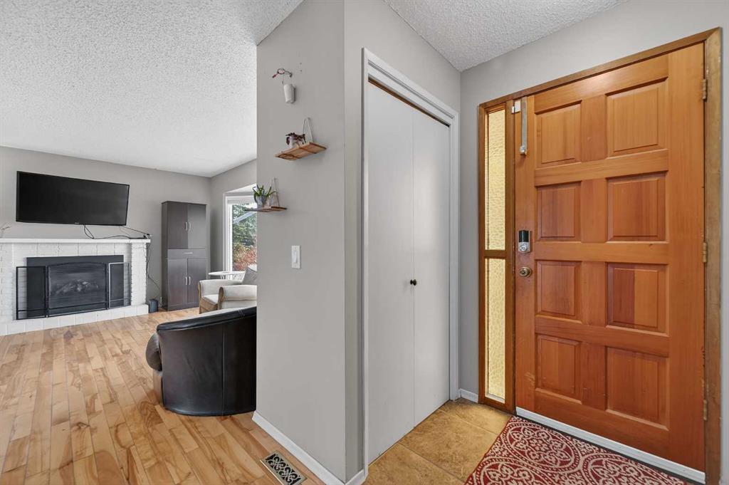 103 Macewan Drive NW photo 3