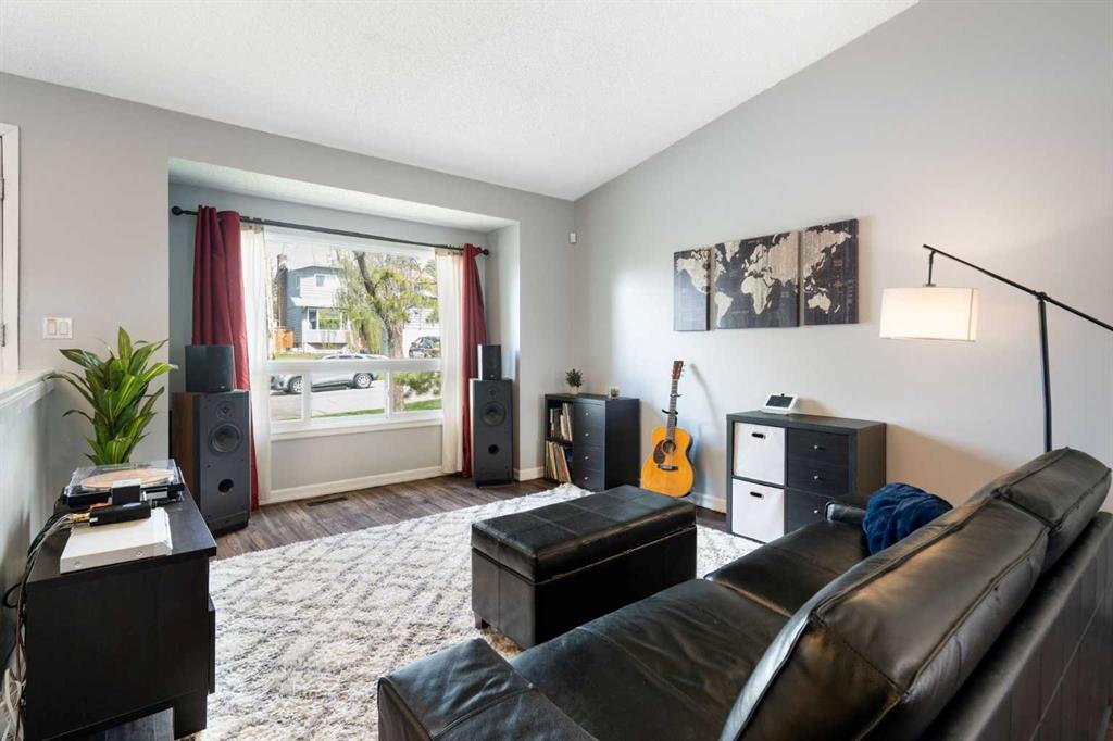 8 Hawkwood Place NW photo 4