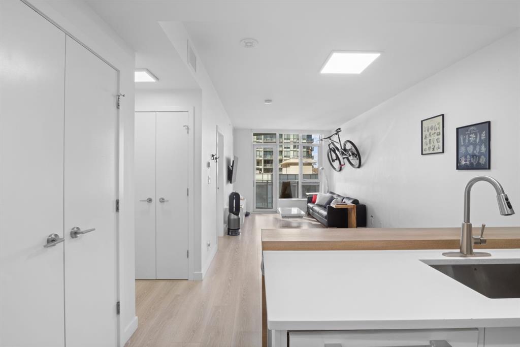 138 Waterfront Court SW #501 photo 2