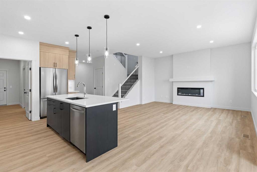 190 Annette Landing NW photo 3