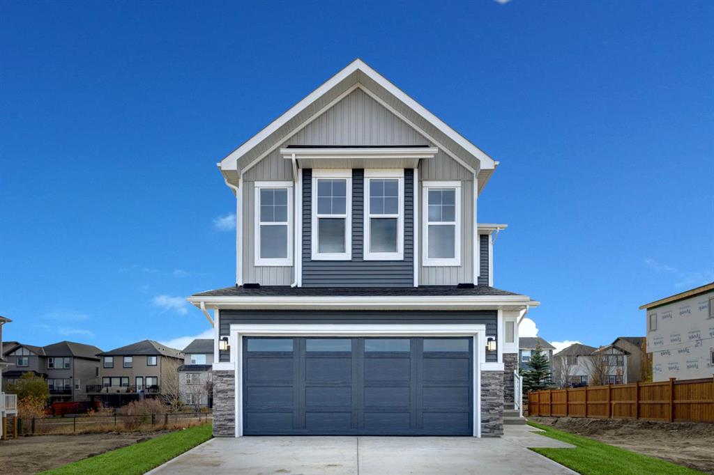 243 Silver Spruce Grove SW photo 2