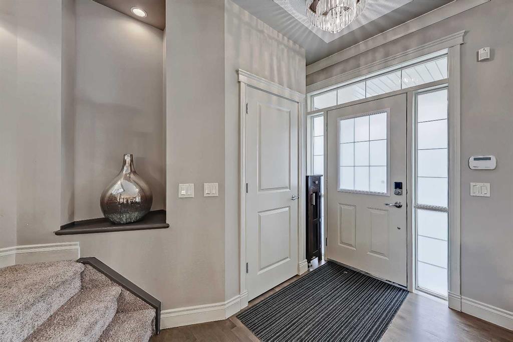 3629 1A Street SW photo 2