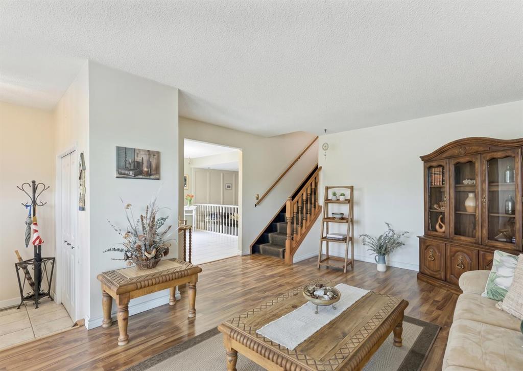 323 Ranchview Place NW photo 4