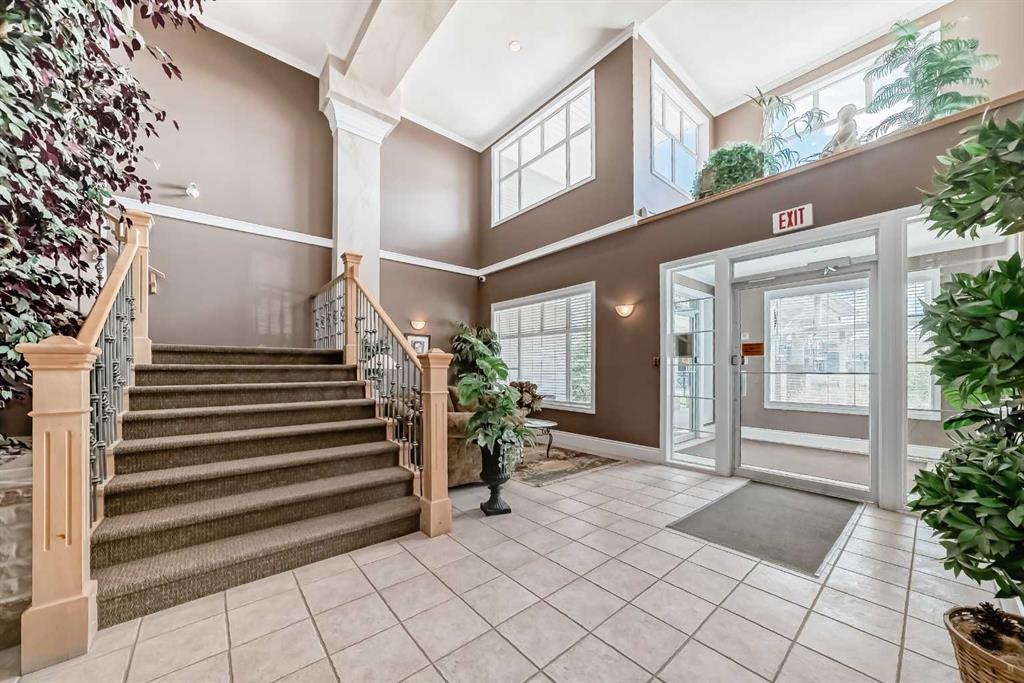 1010 Arbour Lake Road NW #1209 photo 4