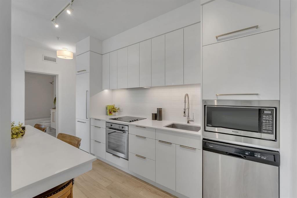 3125 39 Street NW #211 photo 5