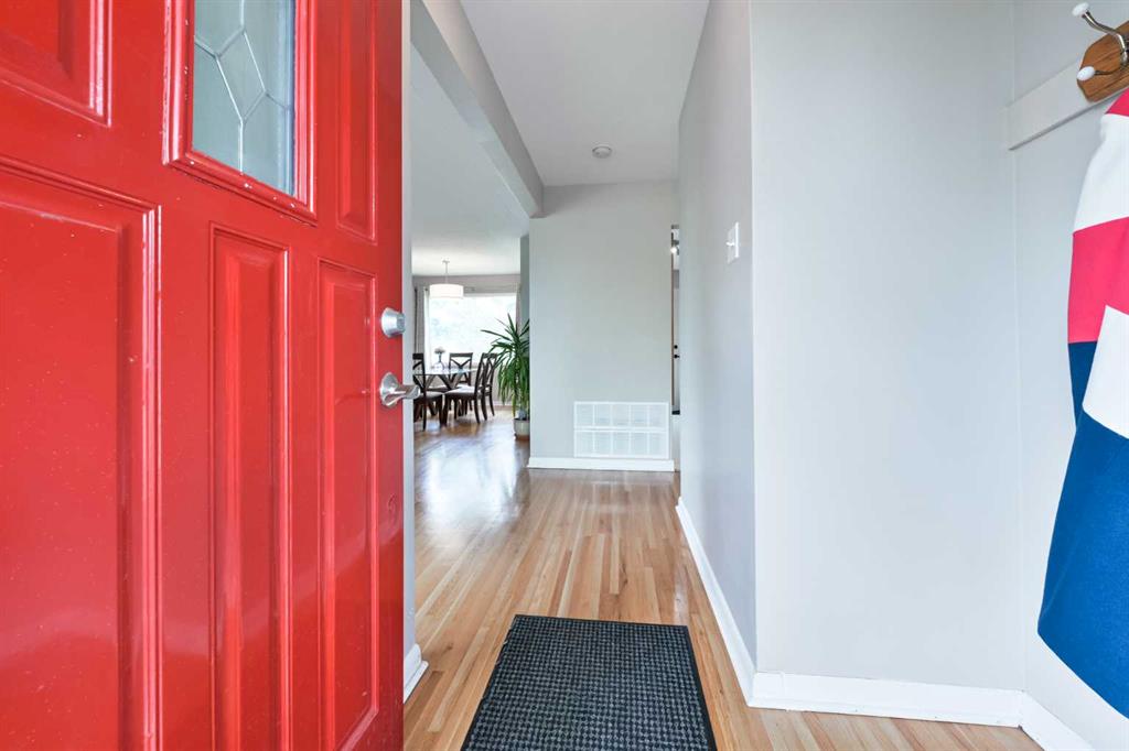 4027 19 Street NW photo 3