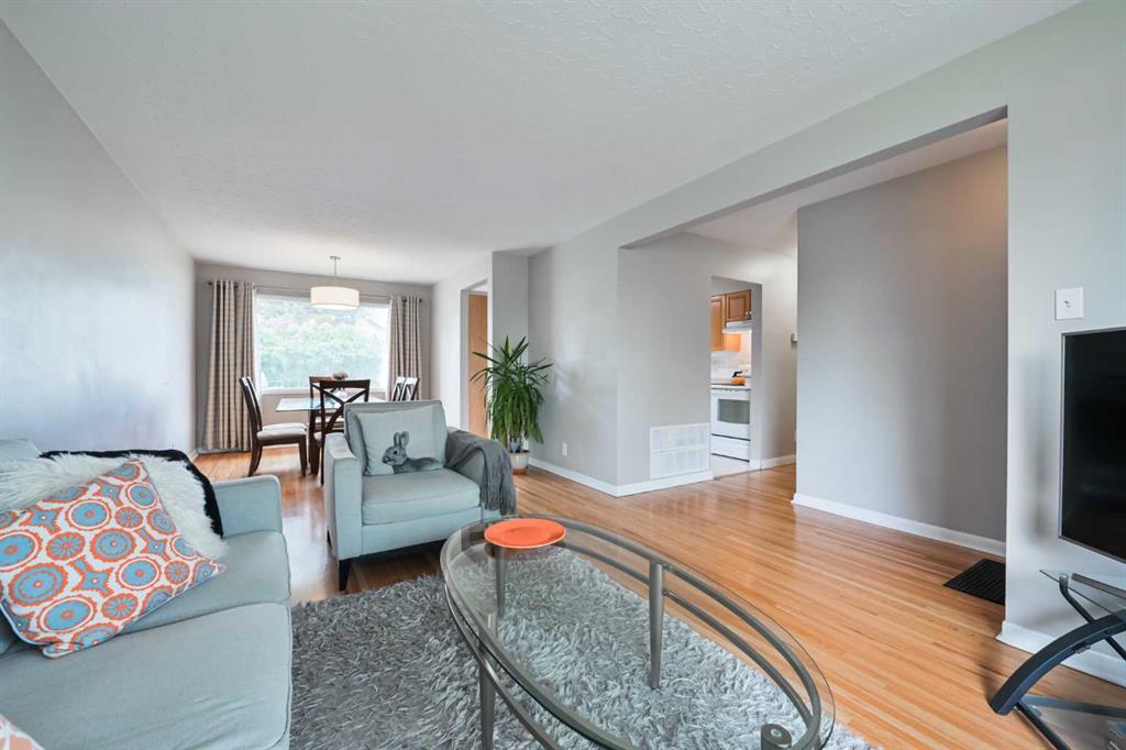 4027 19 Street NW photo 4