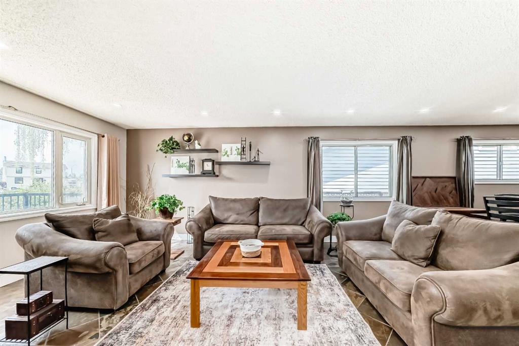 11 Huntstrom Place NE photo 4