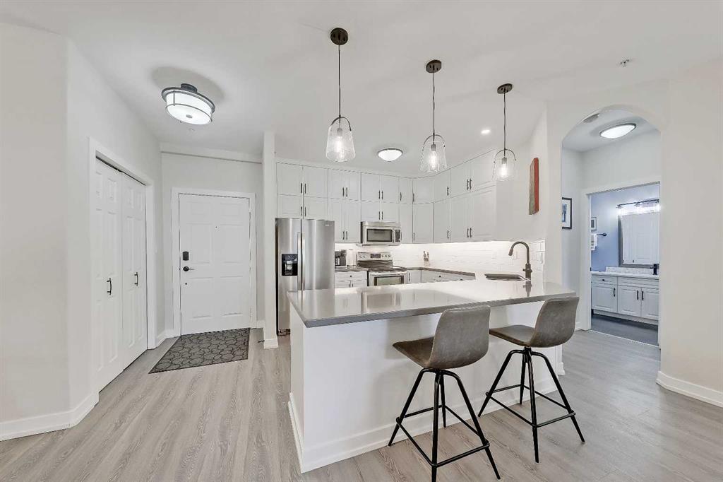2419 Erlton Road SW #402 photo 2