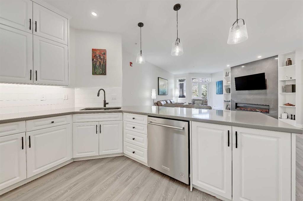 2419 Erlton Road SW #402 photo 4