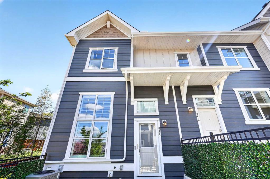 814 Cranbrook Walk SE photo 2