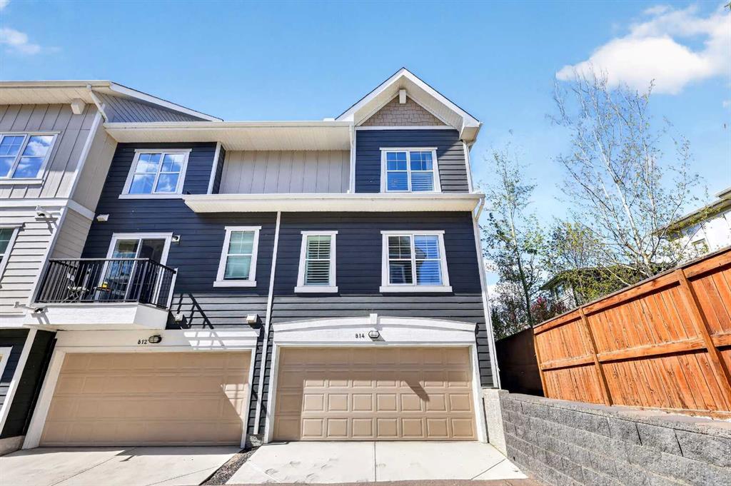 814 Cranbrook Walk SE photo 3