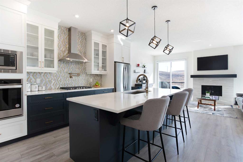 152 Cranbrook Gardens SE photo 3
