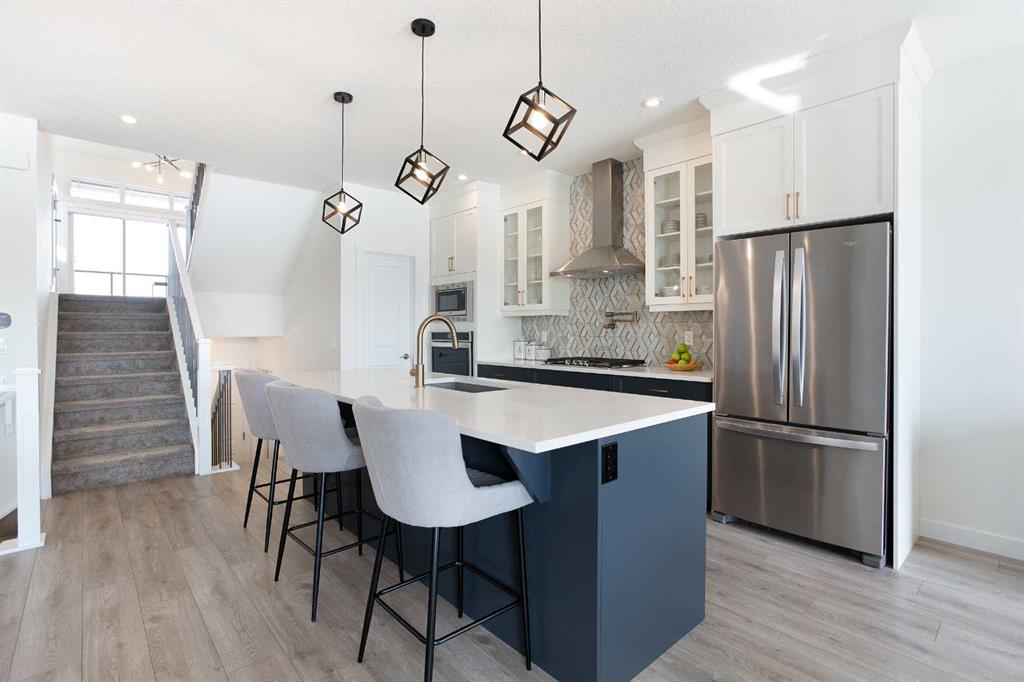152 Cranbrook Gardens SE photo 4