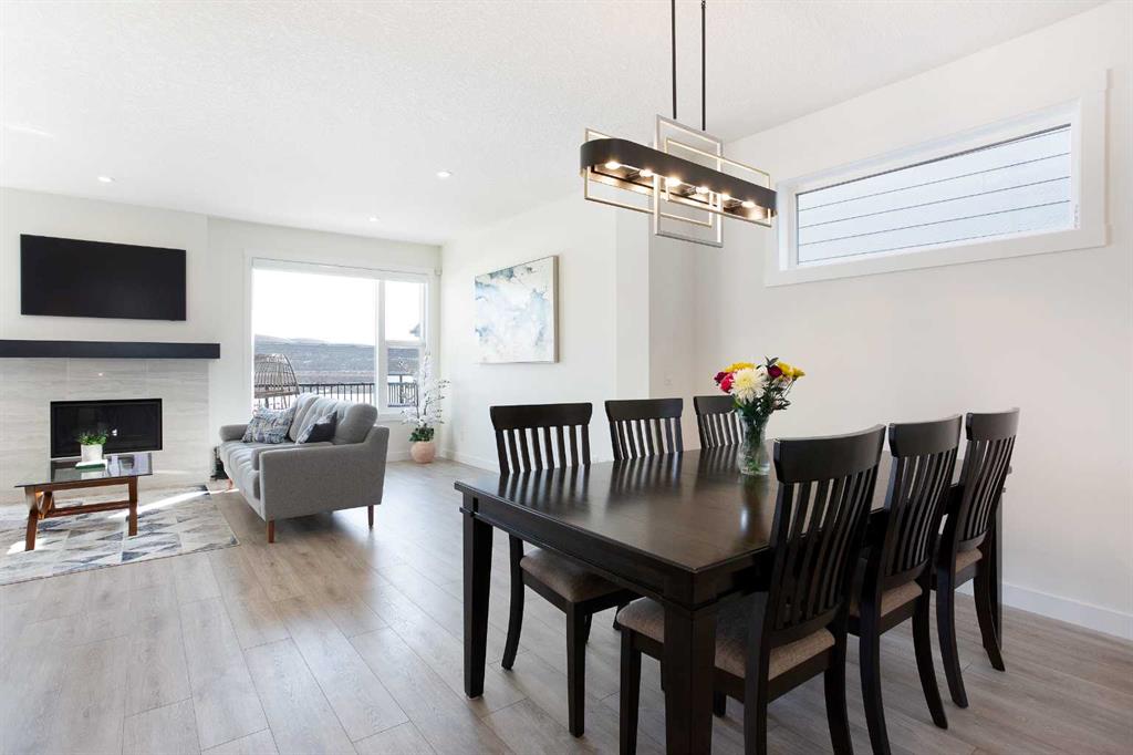 152 Cranbrook Gardens SE photo 5