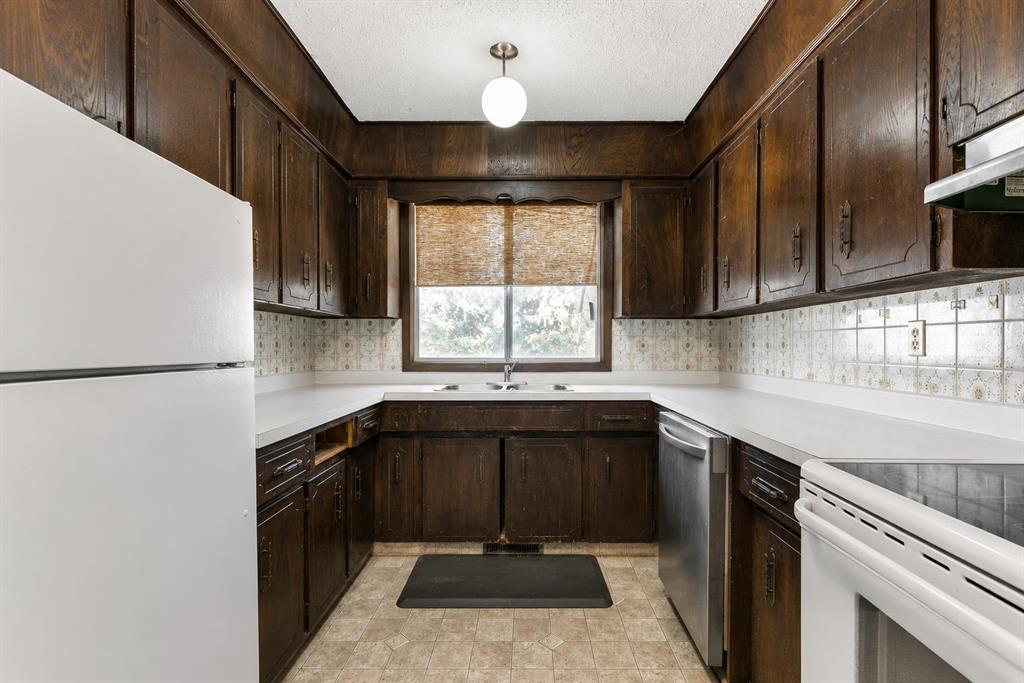 138 Dalhousie Road NW photo 3