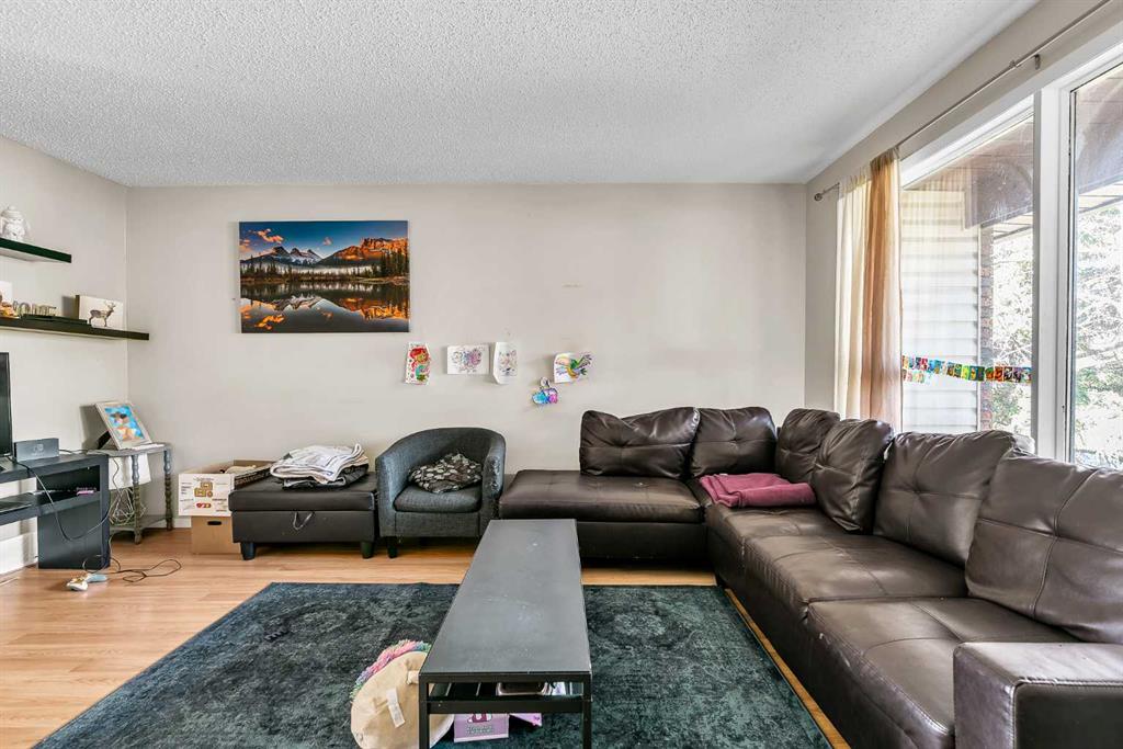 140 Dalhousie Road NW photo 3