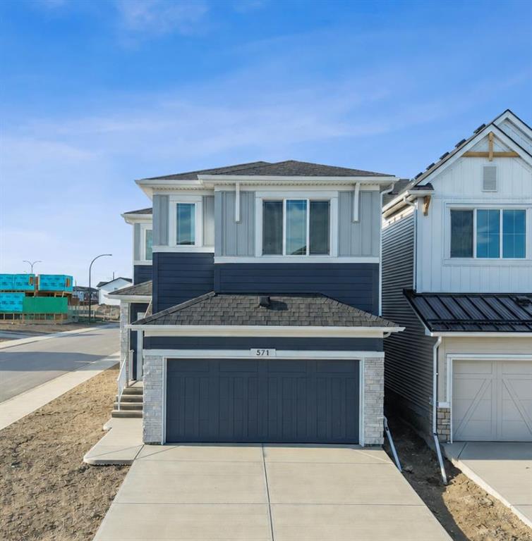 571 Buffaloberry Manor SE