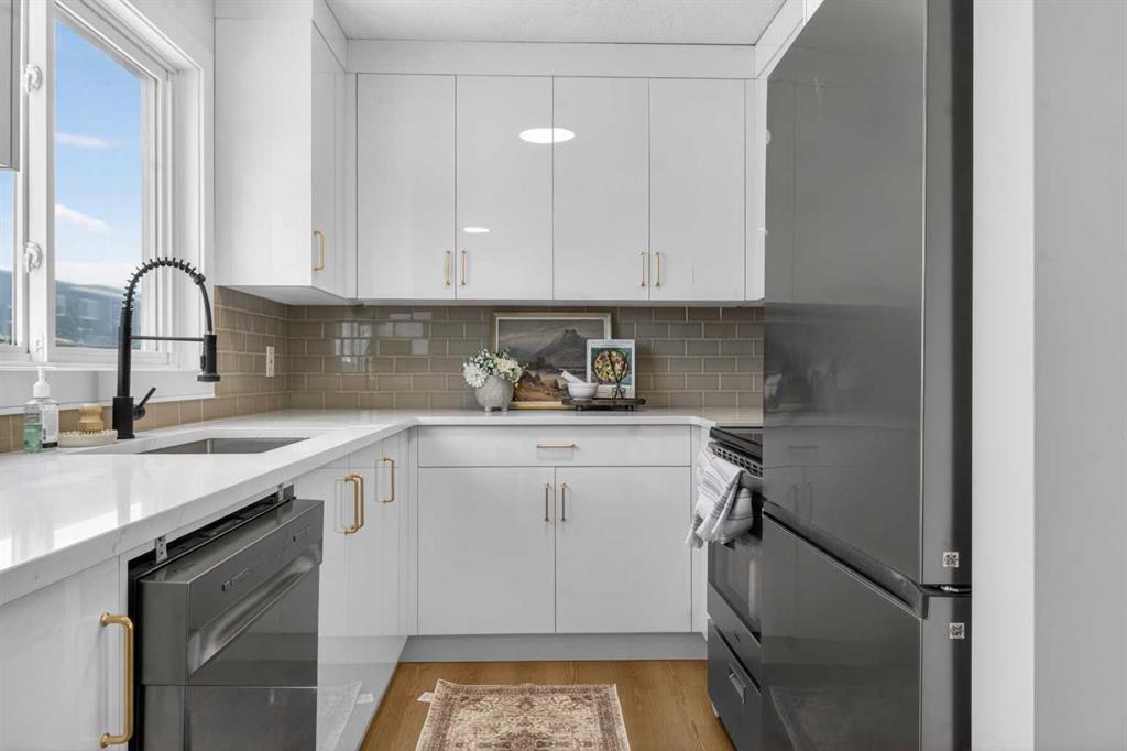 5340 17 Avenue SW #213 photo 4