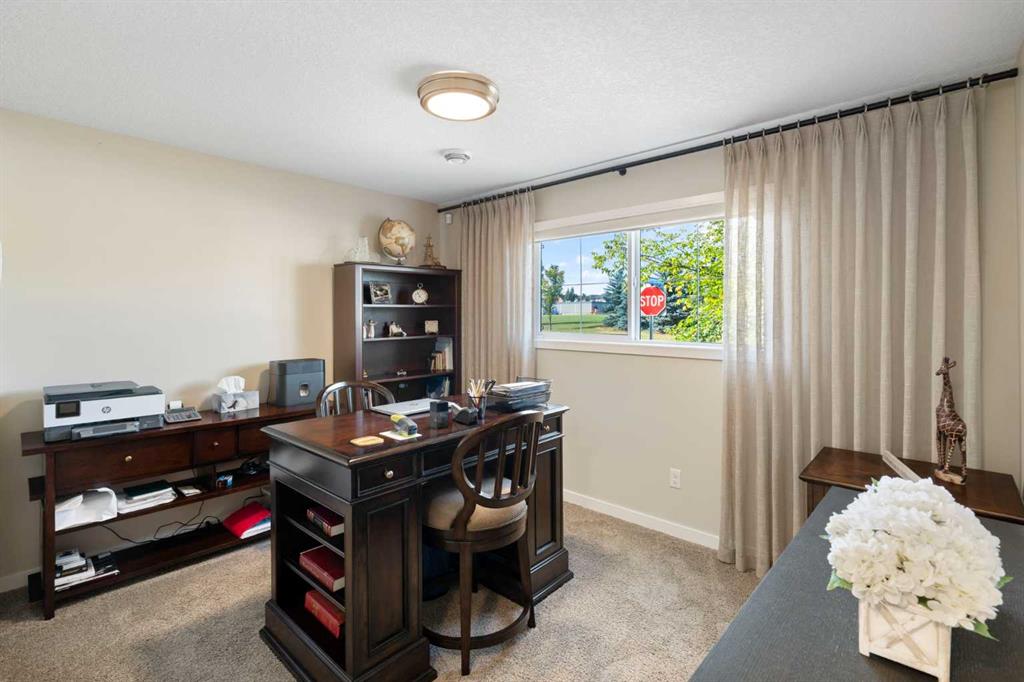 263 Mahogany Way SE photo 3