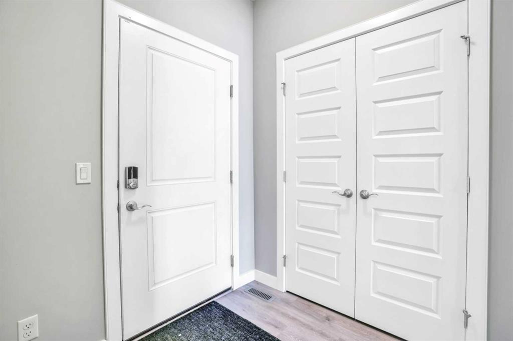 14 Evansfield Green NW photo 5