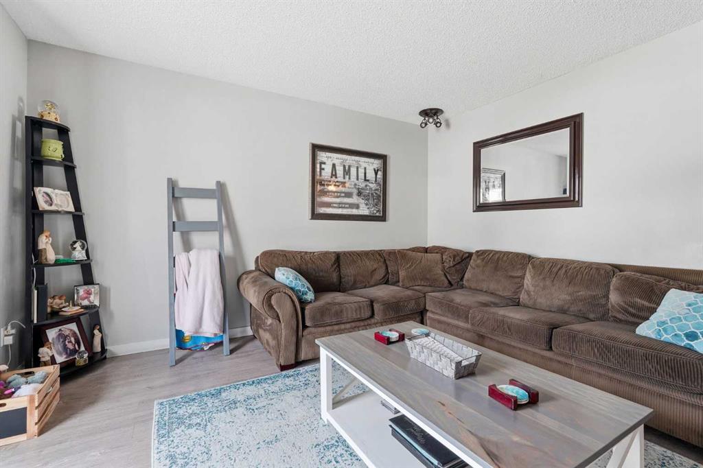 51 Aberdare Way NE photo 3