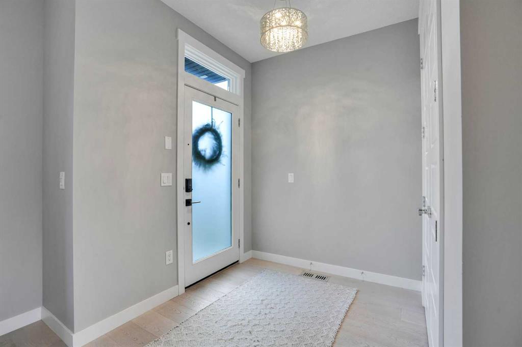 4405 20 Avenue NW photo 2