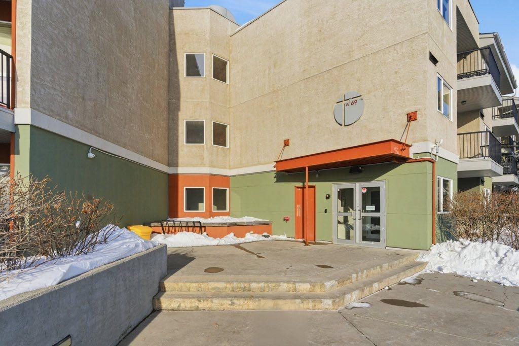 69 Springborough Court SW #210 photo 2