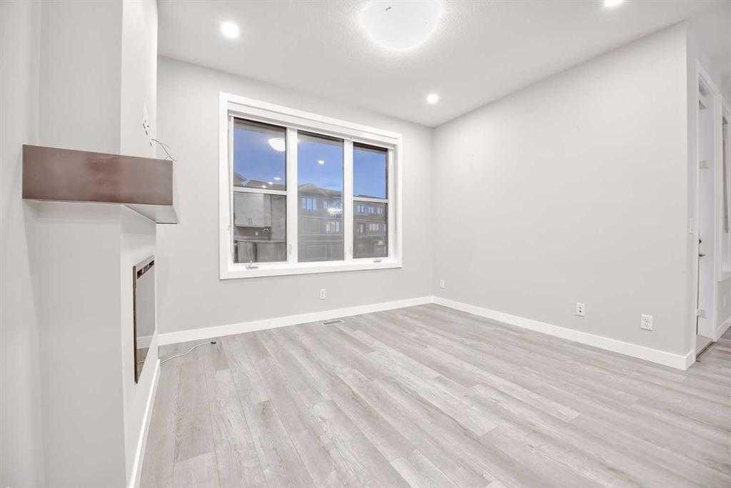917 Crestridge Common SW photo 3