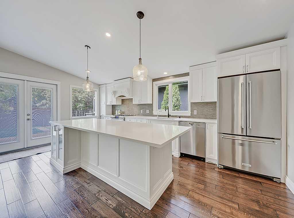 907 Kerfoot Crescent SW photo 3