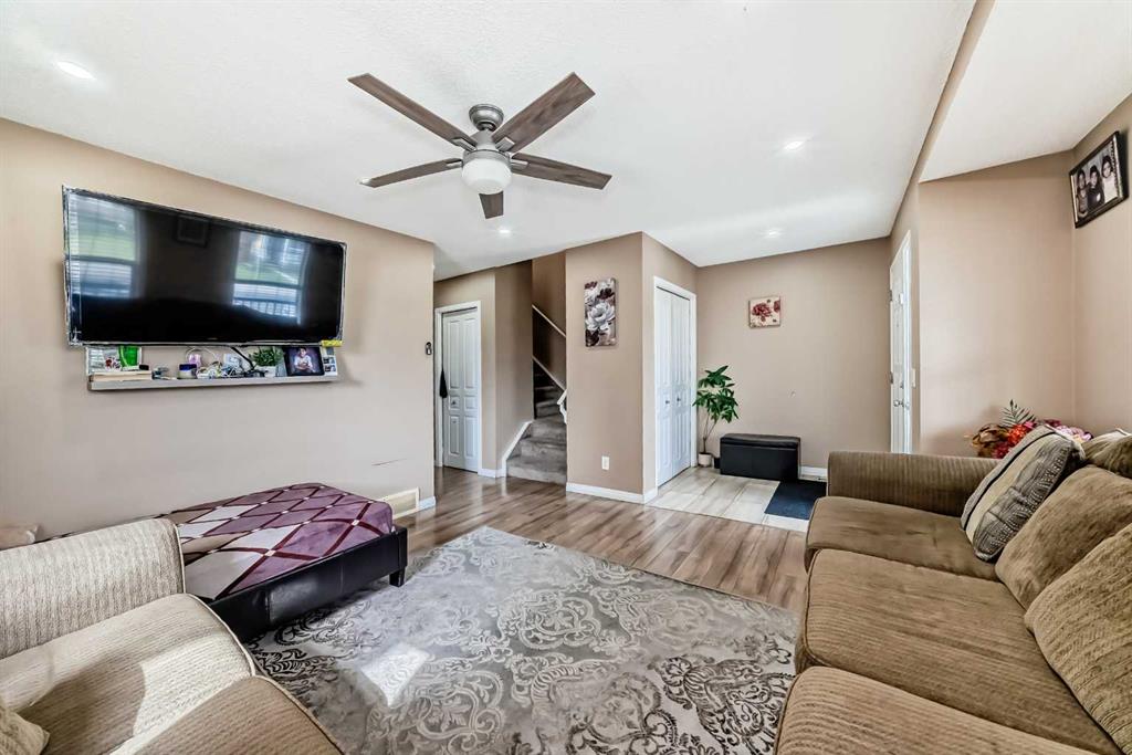 1066 Taradale Drive NE photo 5