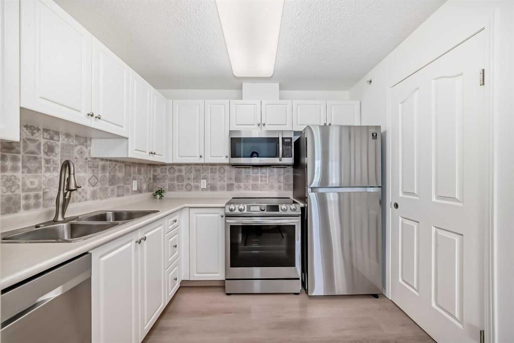5000 Somervale Court SW #412 photo 2