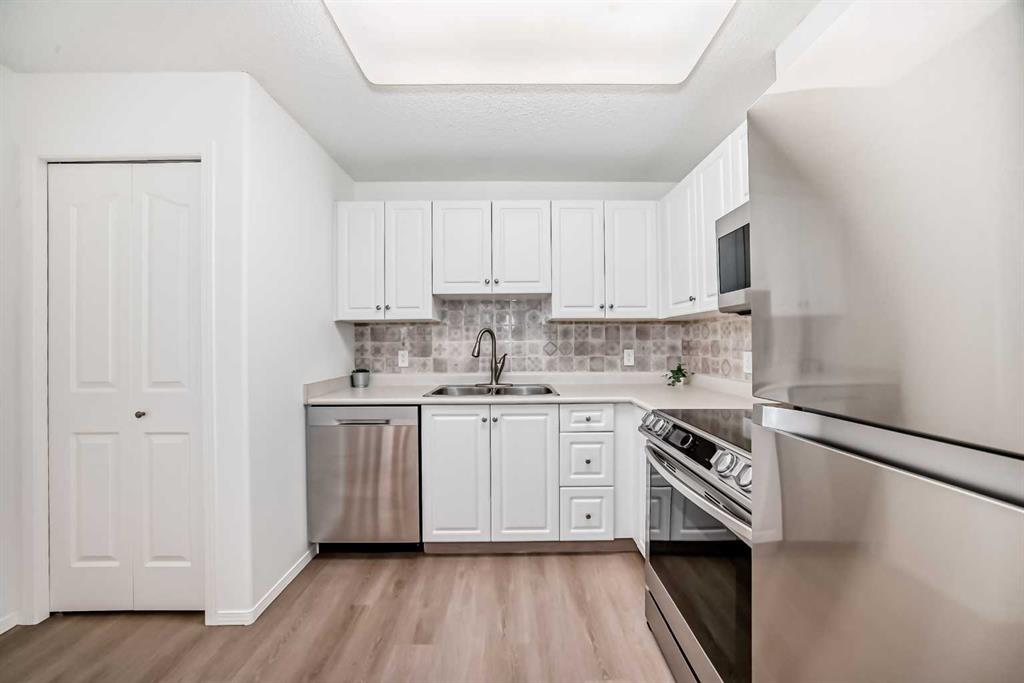 5000 Somervale Court SW #412 photo 4
