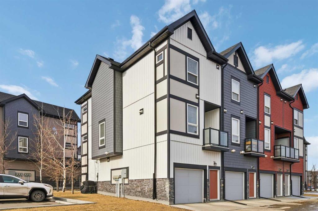 11 Evanscrest Mews NW #402 photo 2