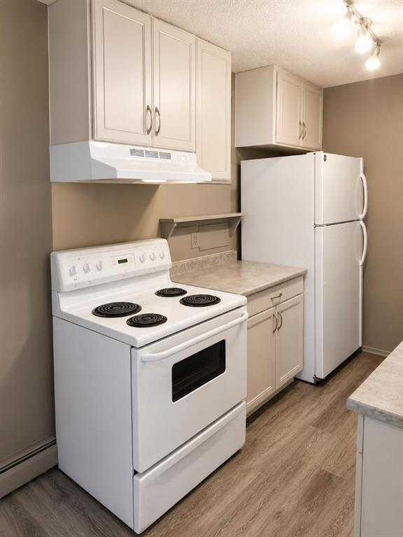 211 6 Street NE photo 3