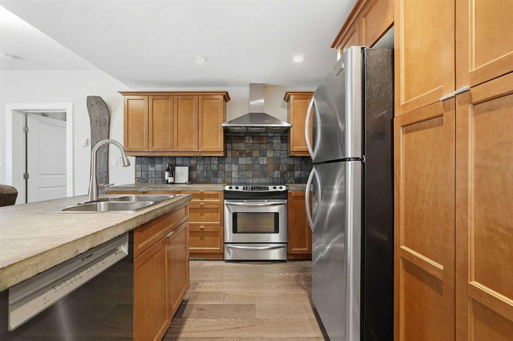 532 5 Avenue NE #305 photo 4