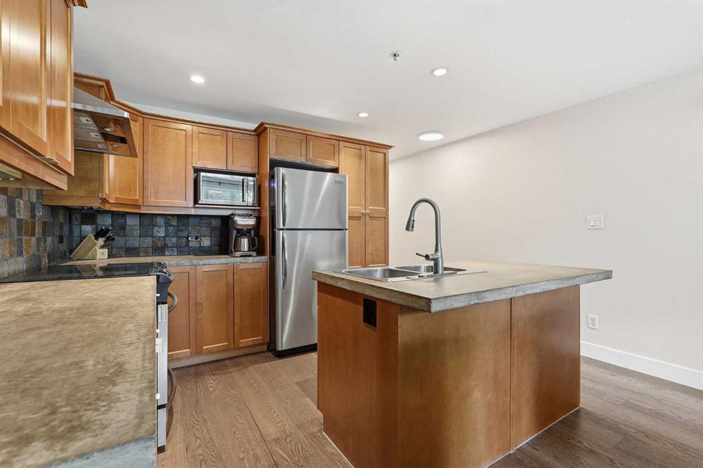 532 5 Avenue NE #305 photo 5