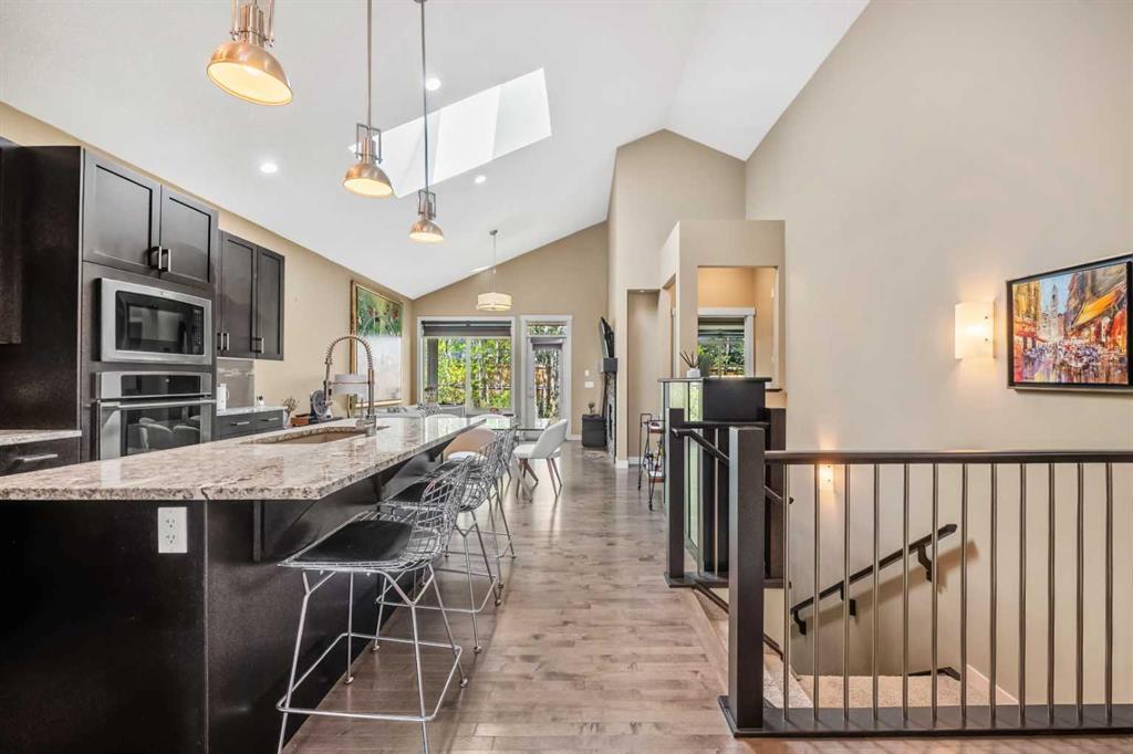 63 Cortina Villas SW photo 2