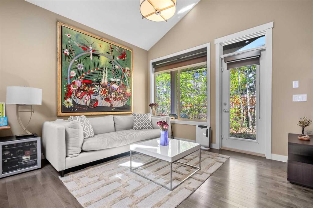 63 Cortina Villas SW photo 5