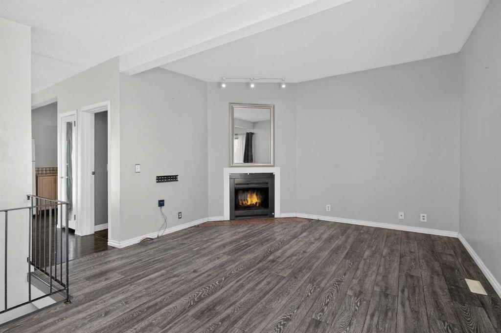 2240A 43 Street SE photo 3
