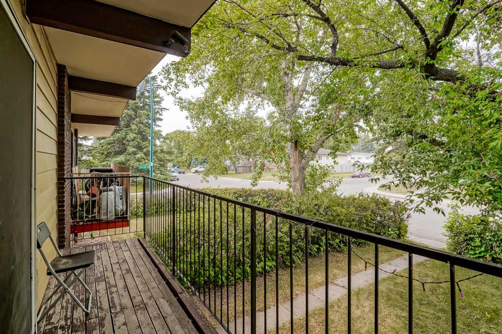 2240A 43 Street SE photo 4
