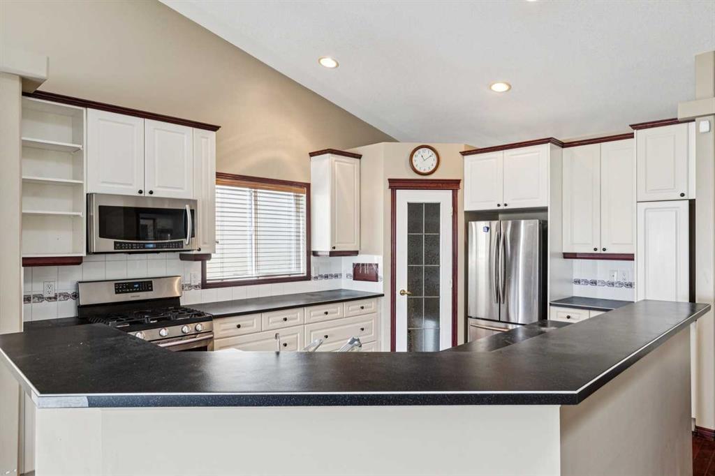 14 Strathearn Gardens SW photo 4