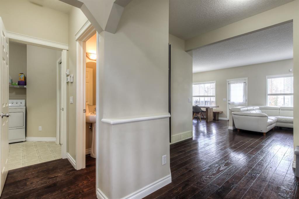 77 Weston Court SW photo 4